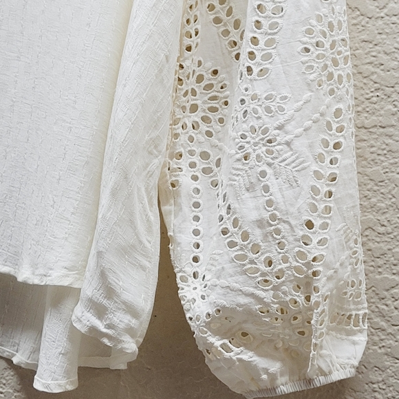 * Maurices Womens Blouse Plus Size 1X, 16/18 Cream BOHO Eyelet Balloon  Sleeve - Picture 4 of 6